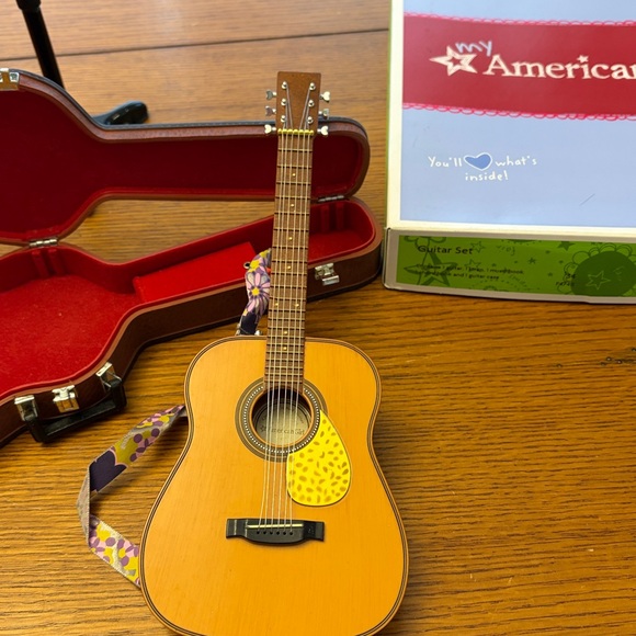 American Girl Brown Guitar Set - Picture 2 of 3